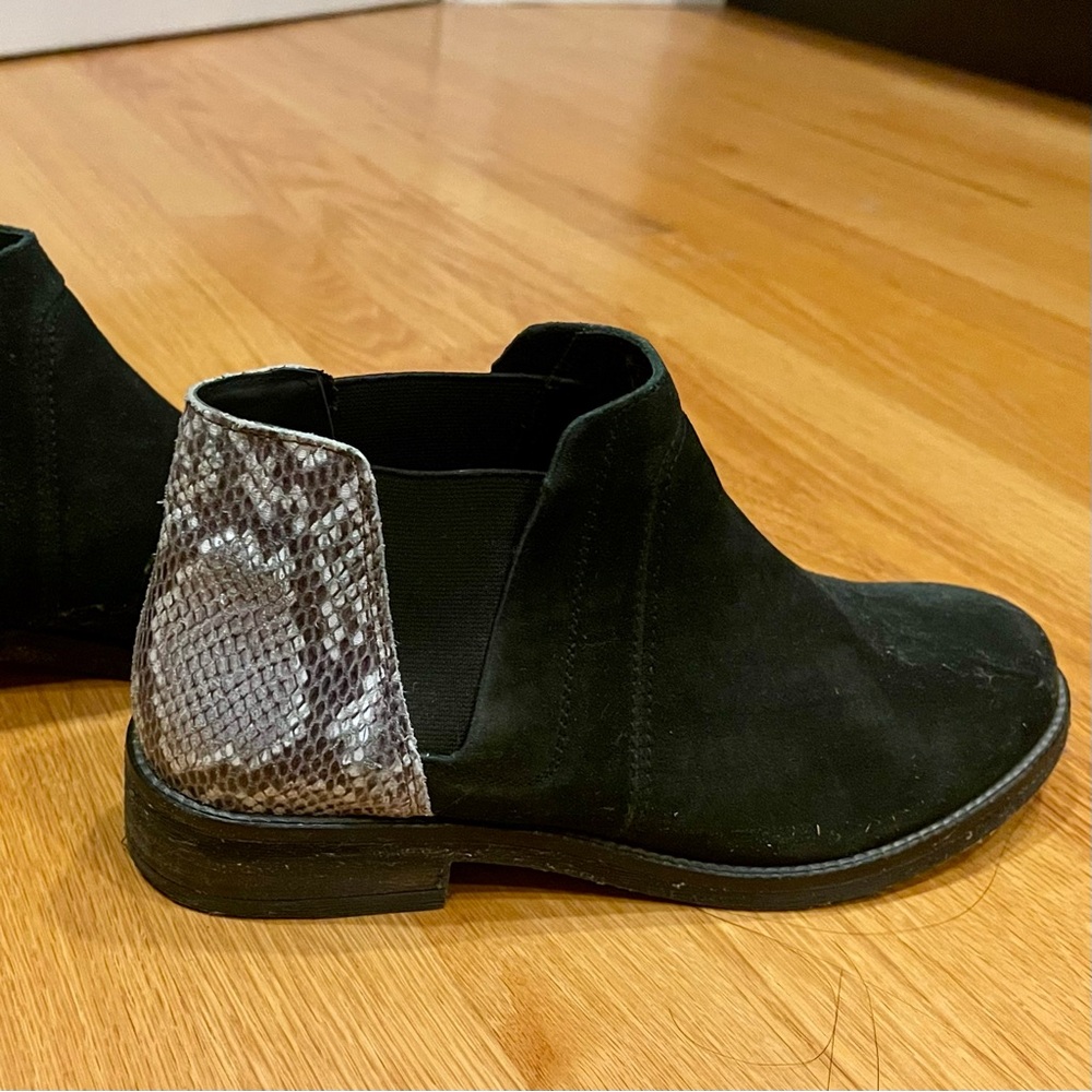 CLARKS Twin Set - Women's Suede and Leather Ankle Boots - Size 7 - Picture 7 of 16